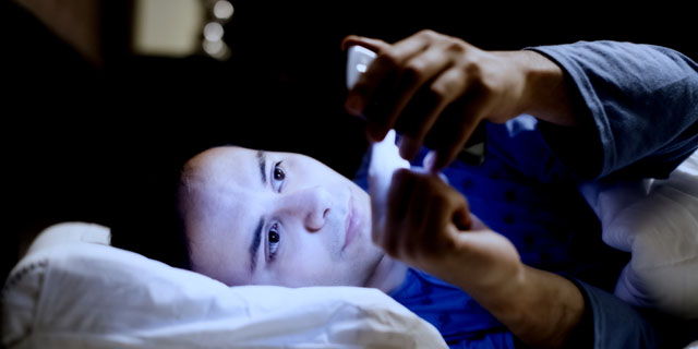 Interpreting Social Identity in Online Brand Communities: Considering Posters and Lurkers